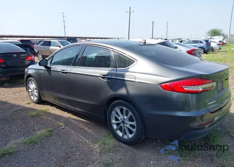 2019 Ford Fusion Se z USA, uszkodzony, nr VIN 3FA6P0HD9KR215415